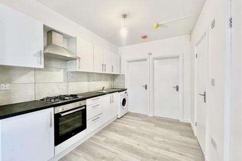 1 The Clumps, Ashford, TW15 1AT