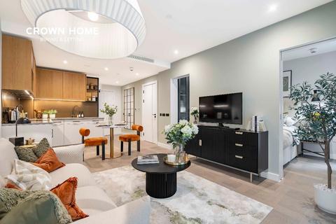 undefined, London E1W