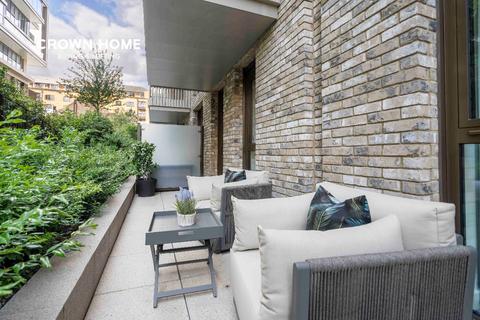 undefined, London E1W