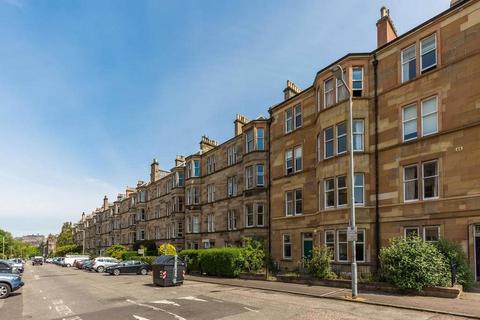 3 bedroom flat to rent, (2f2) Spottiswoode Street, Edinburgh, EH9