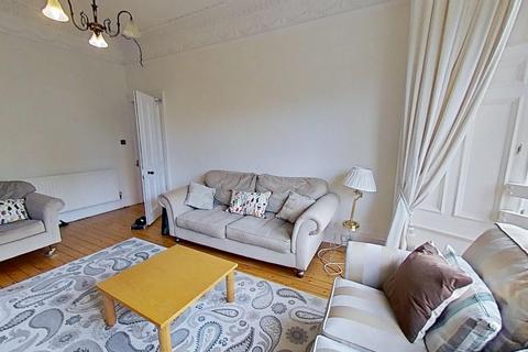 3 bedroom flat to rent, (2f2) Spottiswoode Street, Edinburgh, EH9