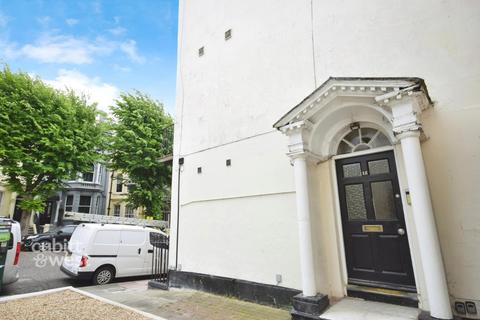 Studio to rent, Upper Rock Gardens Brighton BN2