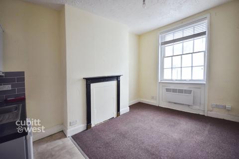 Studio to rent, Upper Rock Gardens Brighton BN2