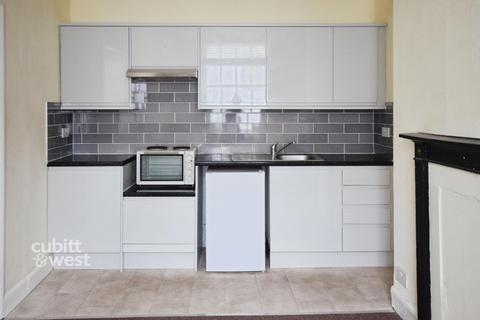 Studio to rent, Upper Rock Gardens Brighton BN2