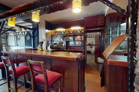 Pub for sale, The Rose & Crown, 21-22 Bethel Street, Neath, West Glamorgan, SA11 2HQ