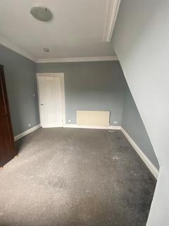2 bedroom flat to rent, George Square, Central, Greenock, PA15