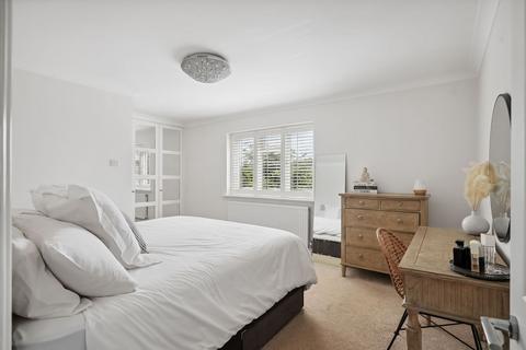 15 The Laurels, Banstead, SM7 2HG