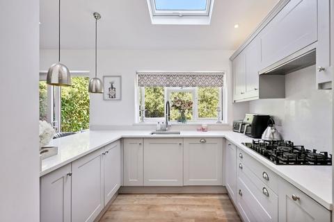 15 The Laurels, Banstead, SM7 2HG