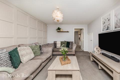 3 bedroom semi-detached house for sale, Ormiston Way, Cheshire CW12