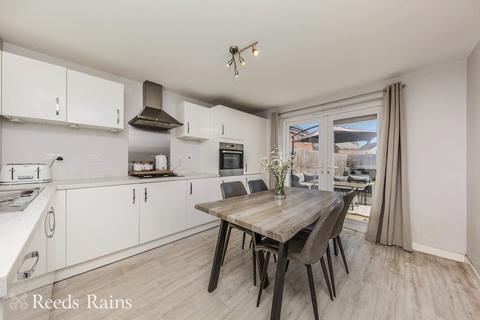 3 bedroom semi-detached house for sale, Ormiston Way, Cheshire CW12