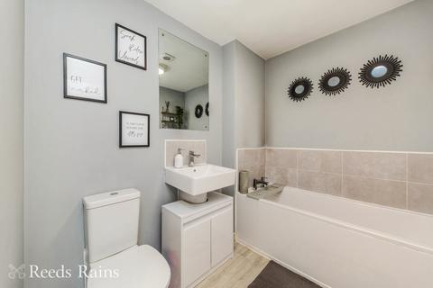 3 bedroom semi-detached house for sale, Ormiston Way, Cheshire CW12