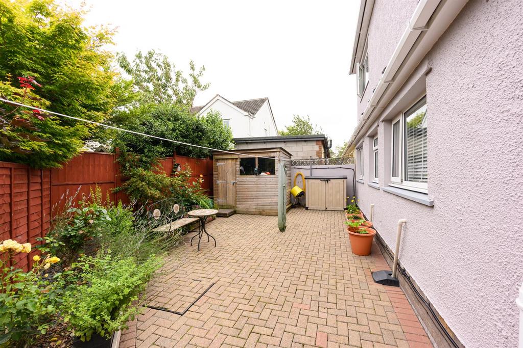 Rear courtyard garden