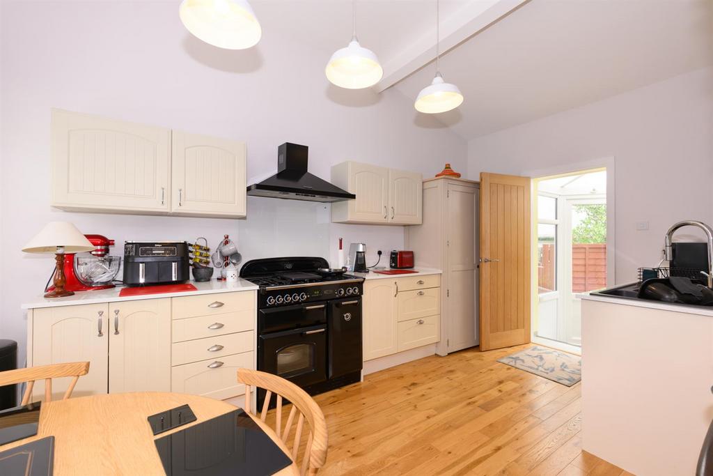 Dining kitchen