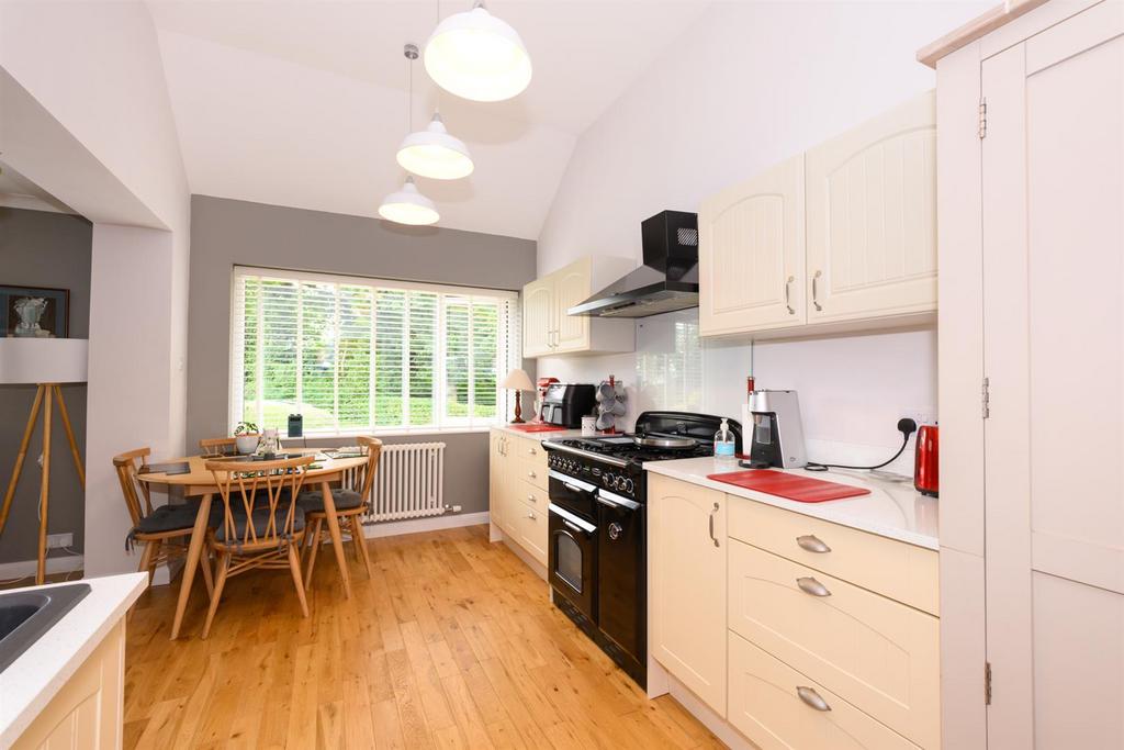 Dining kitchen