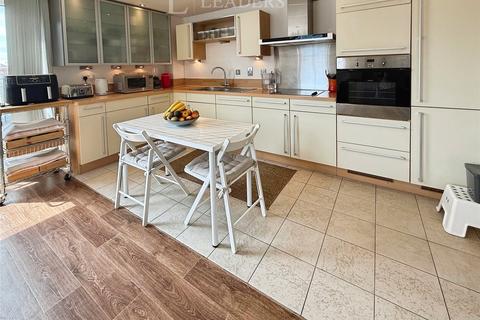 1 bedroom apartment for sale, Anson Court, Gunwharf Quays, Portsmouth