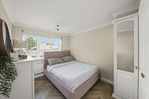 2 bedroom apartment for sale, Manor Court Road, Hanwell, W7