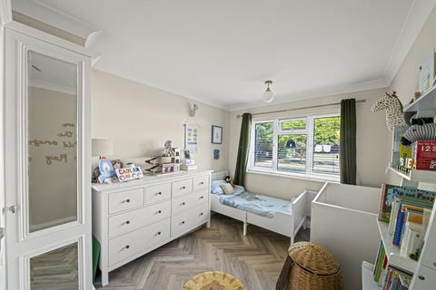 2 bedroom apartment for sale, Manor Court Road, Hanwell, W7