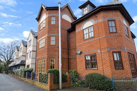 2 bedroom apartment for sale, Surrey Cloisters, Kings Road, Godalming, Surrey, GU7