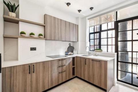 3 bedroom flat to rent, Curzon Street, Mayfair, London W1J