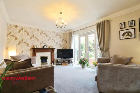 3 bedroom bungalow for sale, Kingsway, Mapplewell, Barnsley