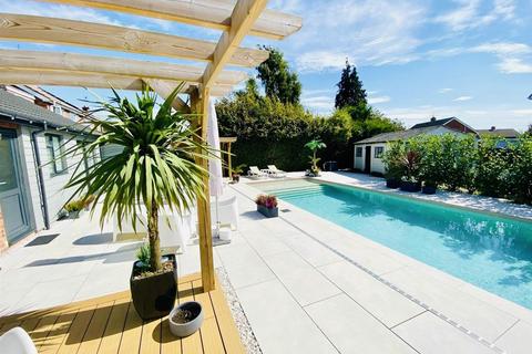 45 Pearcroft Road, Ipswich, IP1 6PJ