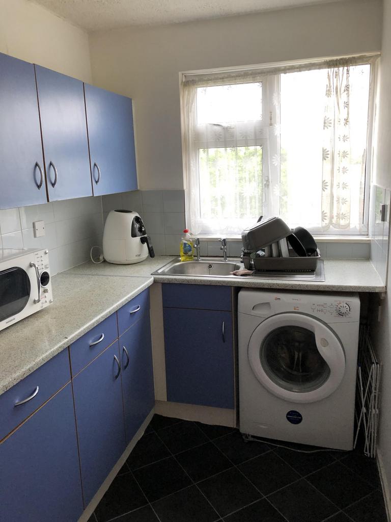 Spacious Two-Bedroom First-Floor Flat – AVAILAB