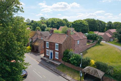 4 bedroom detached house for sale, High Street, Doncaster DN10