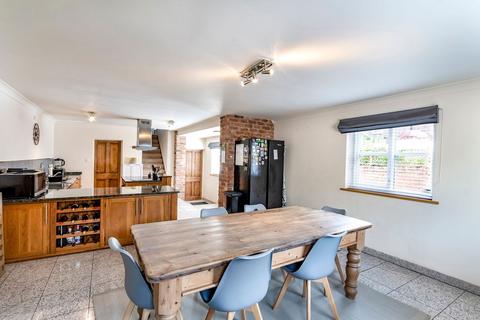 4 bedroom detached house for sale, High Street, Doncaster DN10