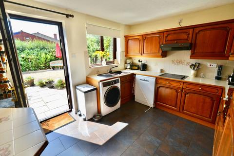 4 bedroom detached house for sale, Cherry Close, Offenham, WR11 8SQ