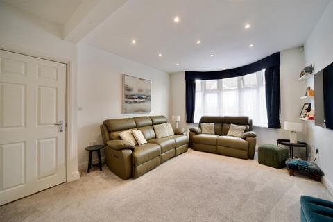 118 Wilmington Gardens, Barking, IG11 9TU