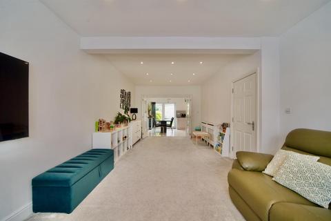 118 Wilmington Gardens, Barking, IG11 9TU