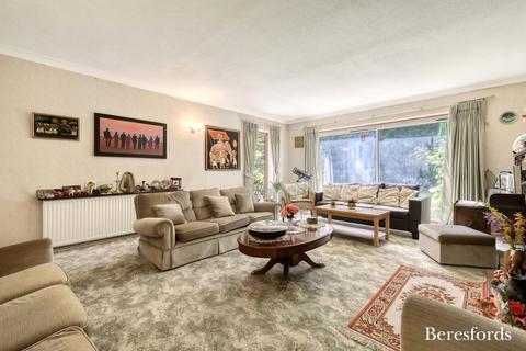4 bedroom detached house for sale, Rayleigh Road, Hutton, CM13