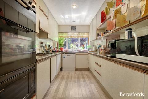 4 bedroom detached house for sale, Rayleigh Road, Hutton, CM13