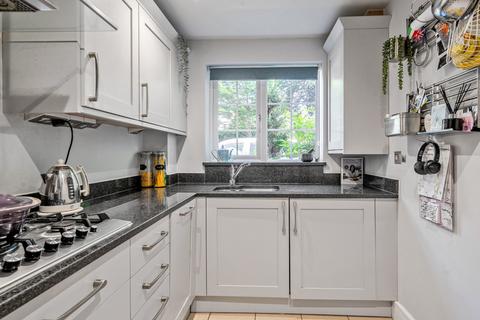 2 bedroom flat for sale, Ridgway Road, Farnham, Surrey, GU9