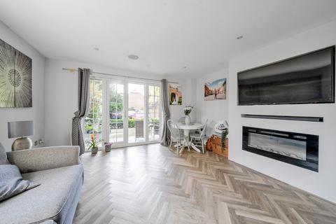 2 bedroom flat for sale, Ridgway Road, Farnham, Surrey, GU9