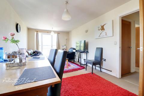 2 bedroom flat to rent, Granite Apartments, Stratford