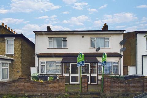 2 bedroom flat to rent, Salisbury Road, Walthamstow E17