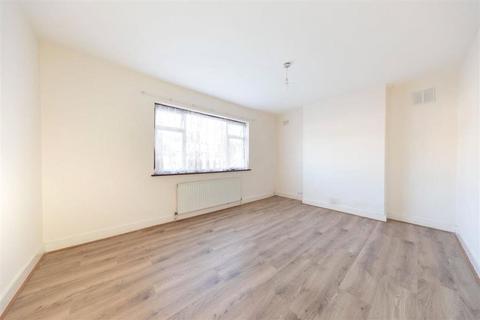 2 bedroom flat to rent, Salisbury Road, Walthamstow E17