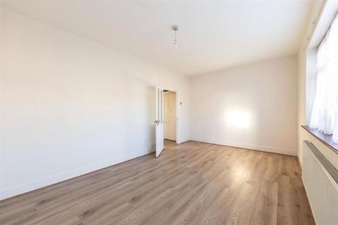 2 bedroom flat to rent, Salisbury Road, Walthamstow E17