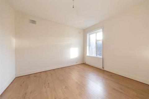 2 bedroom flat to rent, Salisbury Road, Walthamstow E17