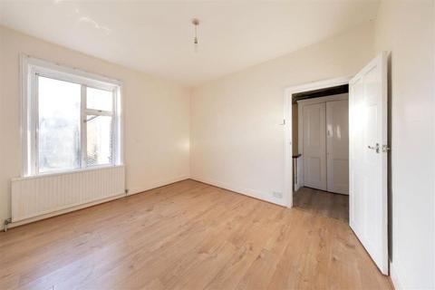 2 bedroom flat to rent, Salisbury Road, Walthamstow E17