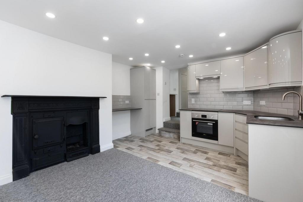 Flat 5, 1 Lower East Hayes Bath, BA1 6 AN-5.jpg