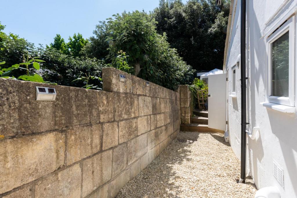 Flat 5, 1 Lower East Hayes Bath, BA1 6 AN-13.jpg
