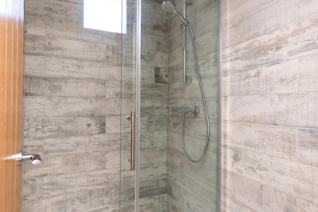 Flat 5, 1 Lower East Hayes Bath, BA1 6 AN-8.jpg