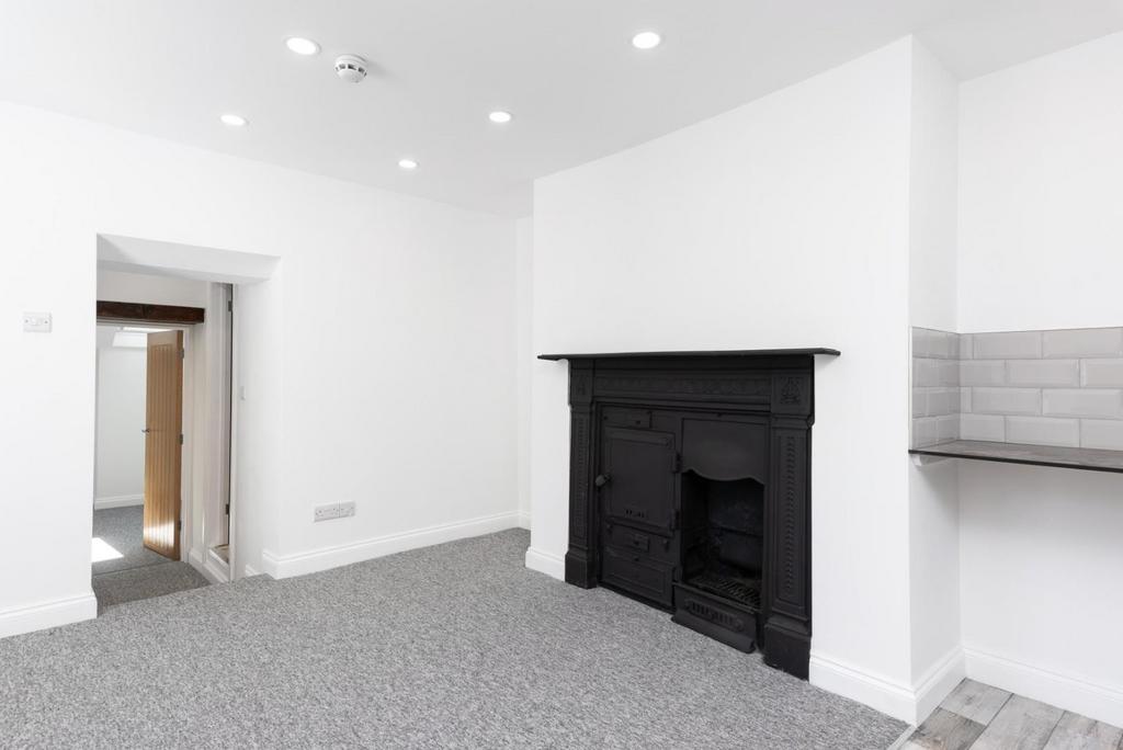 Flat 5, 1 Lower East Hayes Bath, BA1 6 AN-7.jpg