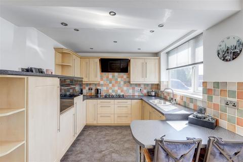 10 Babbacombe Way, Hucknall, Nottingham, NG15 6NW