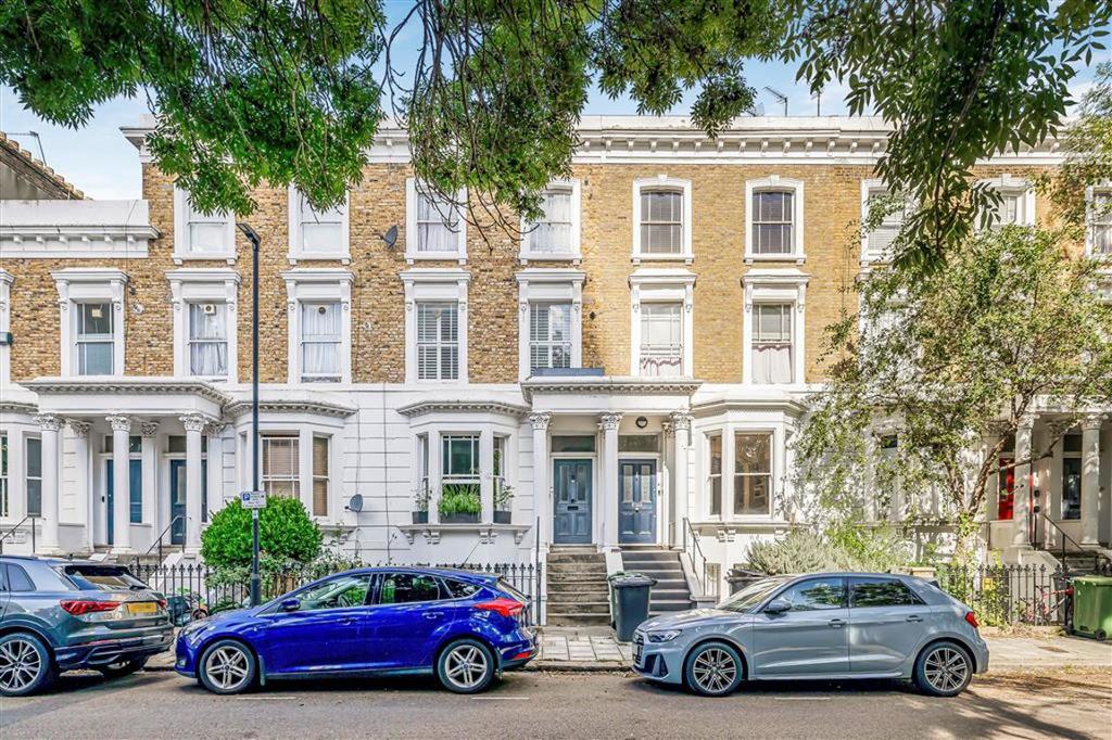 Sw8 1pp Guildford Road, London SW8 2 bed flat - £940,000