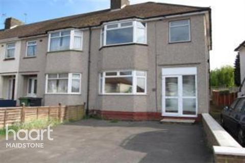 3 bedroom end of terrace house to rent - Birch Tree Way