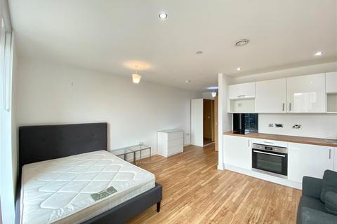 Studio to rent, Michigan Point Towers, Michigan Avenue, Salford
