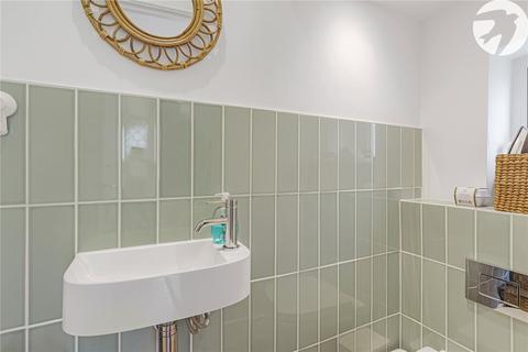 54 Brinklow Crescent, London, SE18 3BP